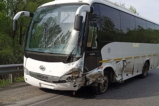 Автобус с 30 пассажирами попал в ДТП в Башкирии