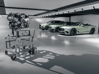 Bentley показала прощальную версию своих машин с мотором W12