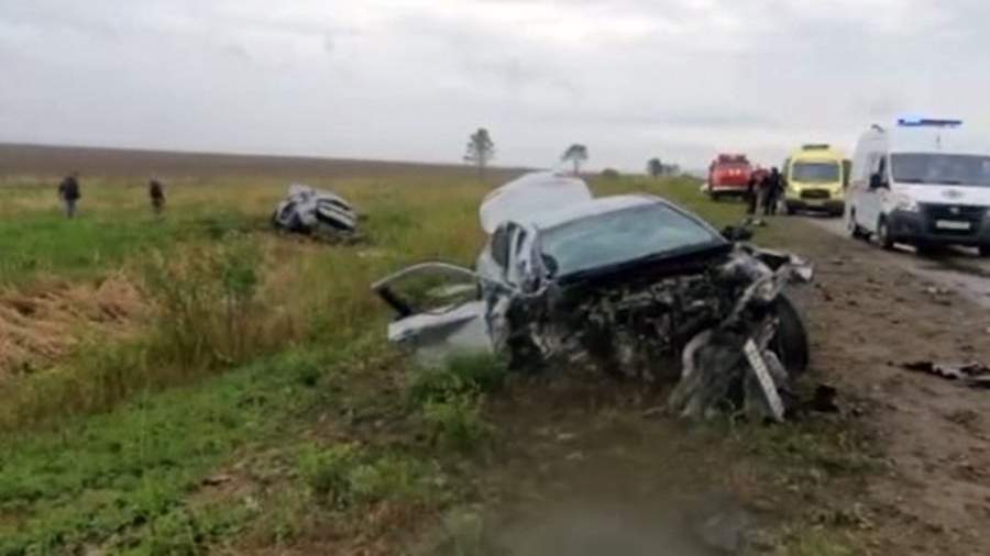 Четыре человека погибли в автомобильной аварии в Приморье<br />
