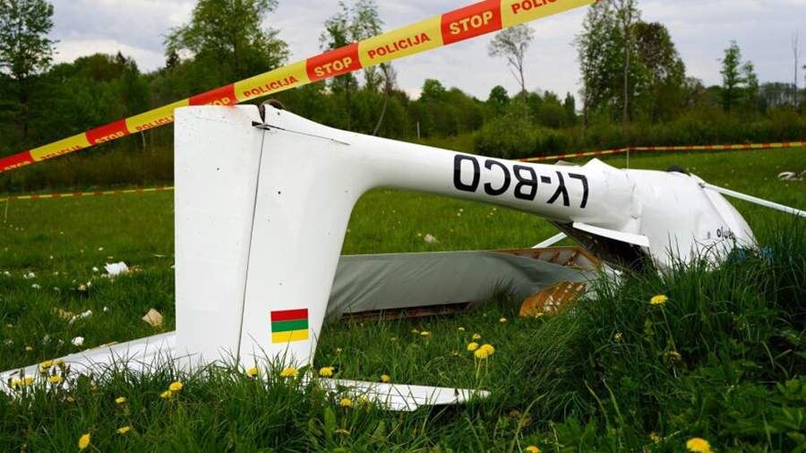 В граничащем с Россией районе Литвы разбился легкомоторный самолет<br />
