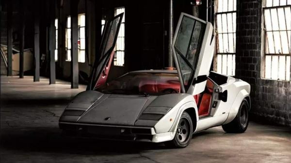 Редчайший суперкар Lamborghini выставили на продажу